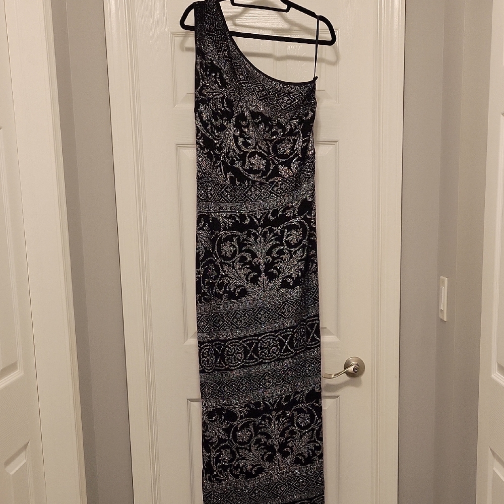 Scott McClintock Black and Silver One-Shoulder Dress
